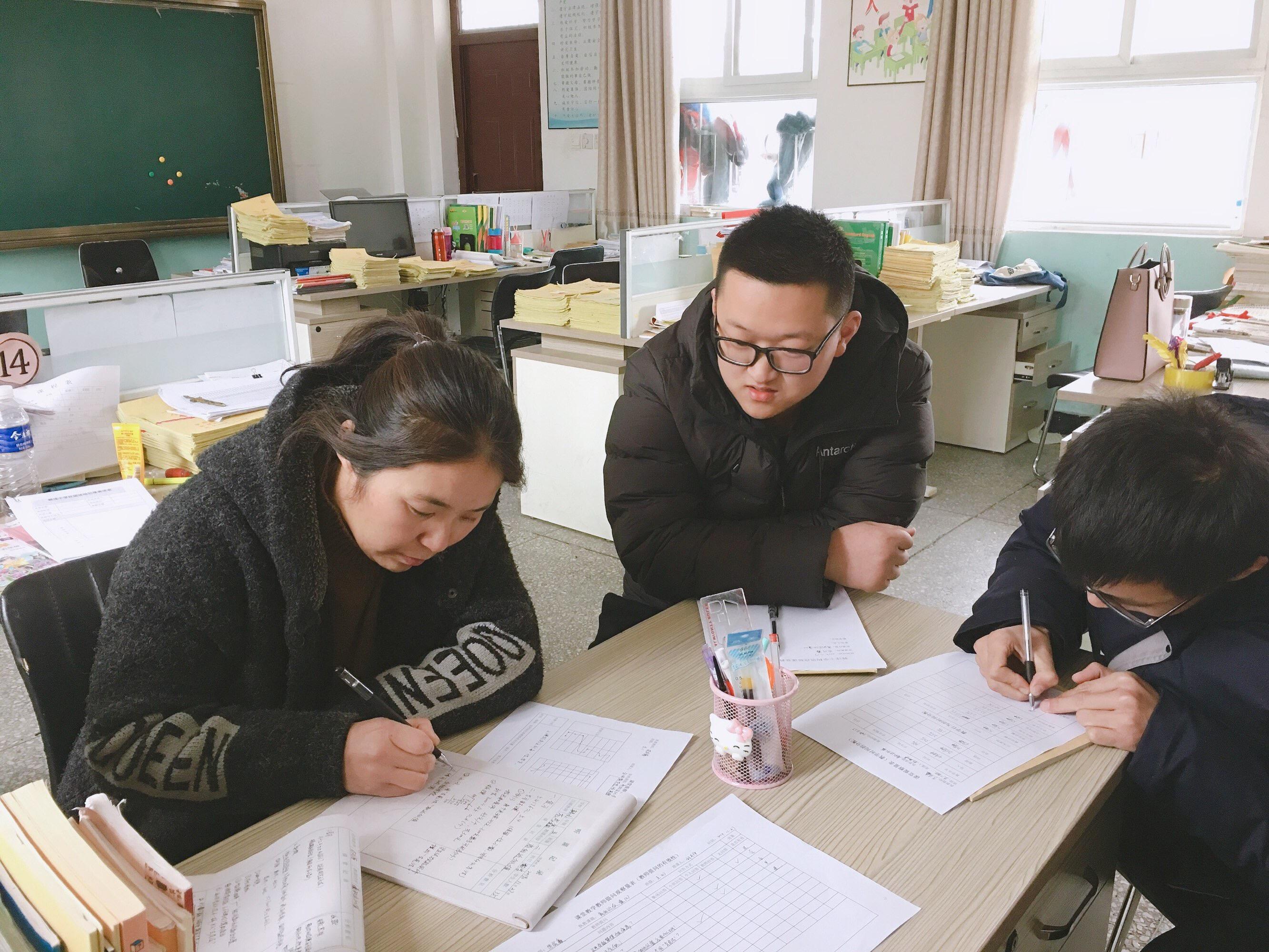 小学数学评课(小学数学评课模板)